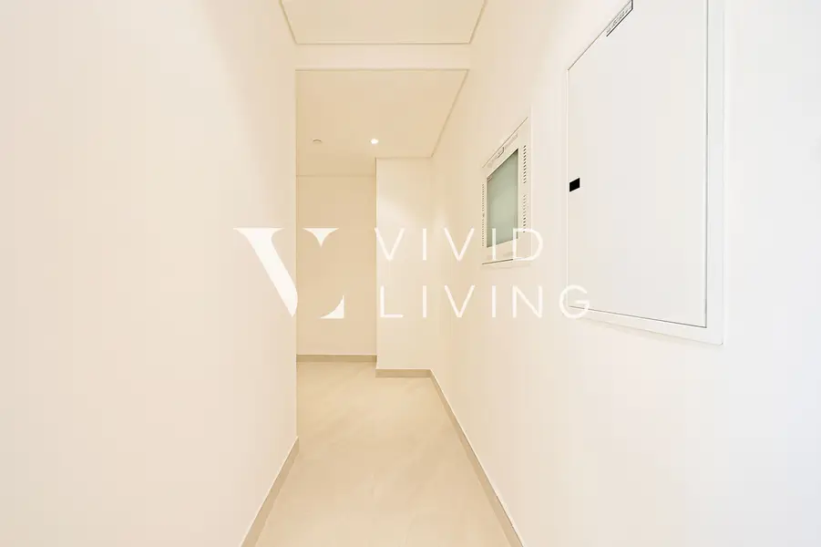 Brand New l Modern Finishing l Vacant