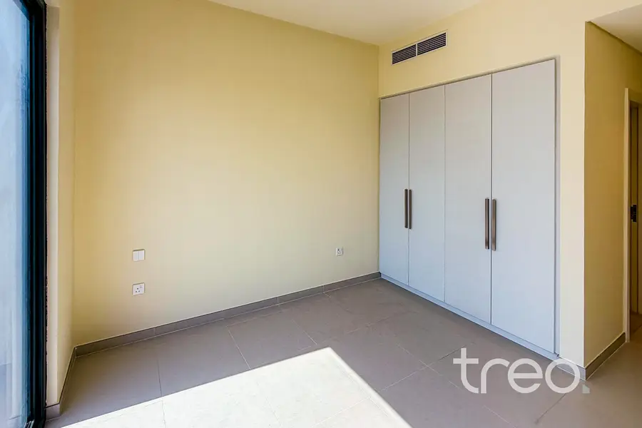 Prime Location I Immaculate I Vacant