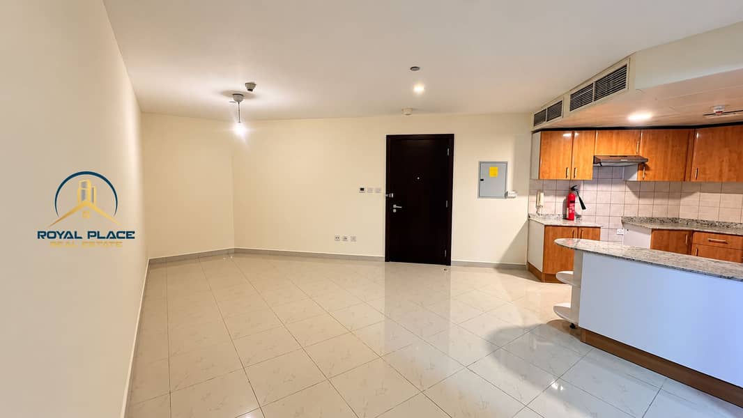 2 Empty Modern Apartment with Open Kitchen. png