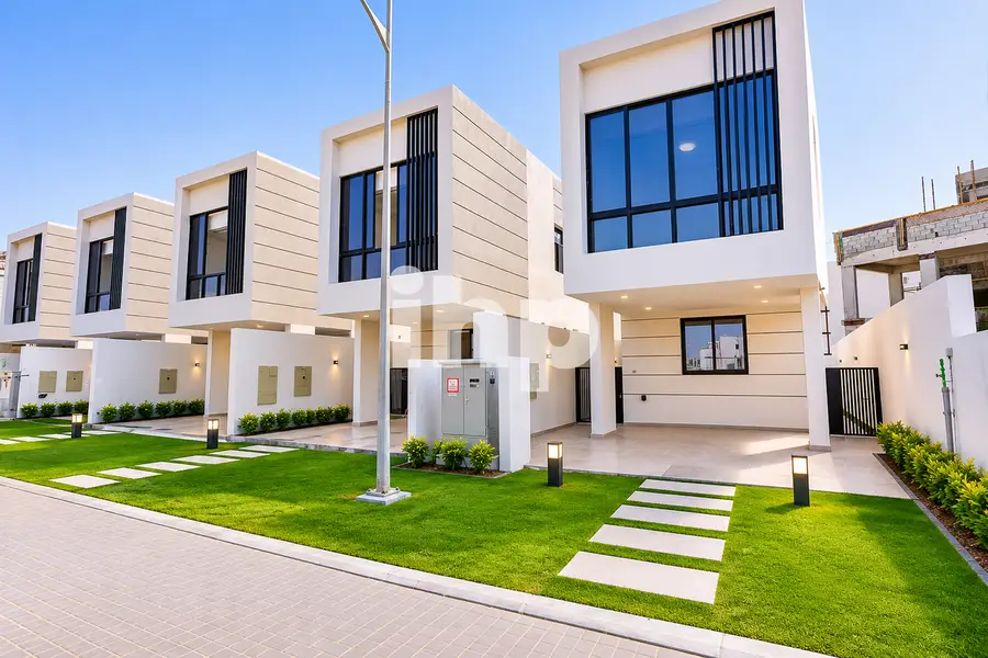 Luxury 3 BED | Spacious | Damac living
