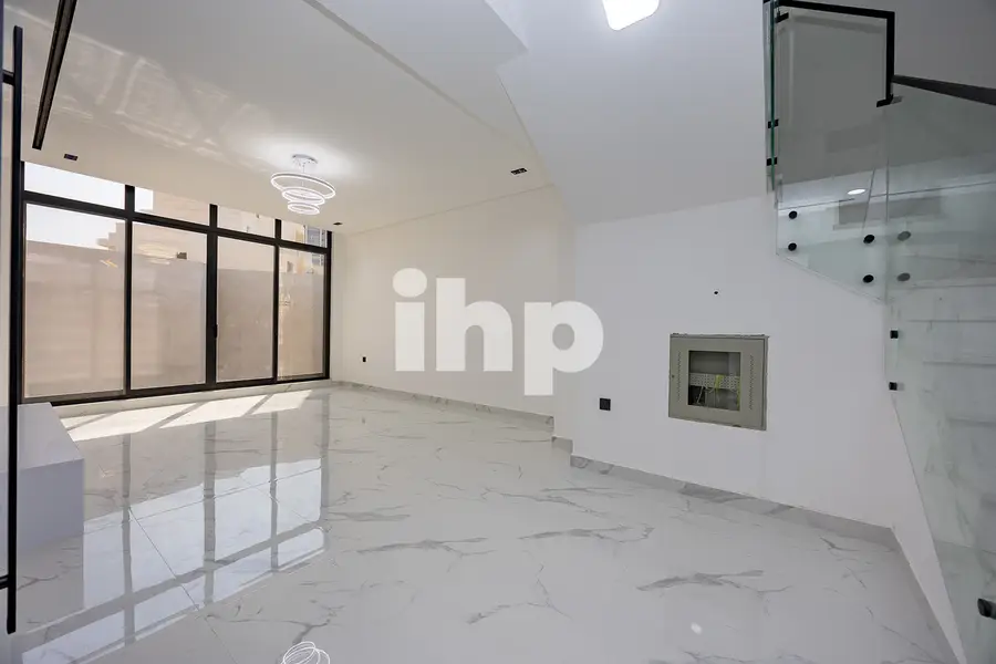 Luxury 3 BED | Spacious | Damac living