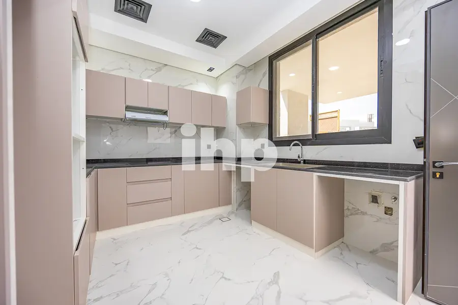 Luxury 3 BED | Spacious | Damac living