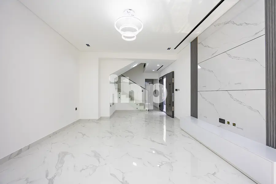 Luxury 3 BED | Spacious | Damac living