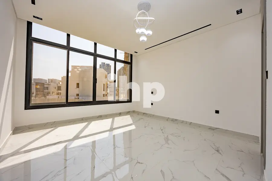 Luxury 3 BED | Spacious | Damac living