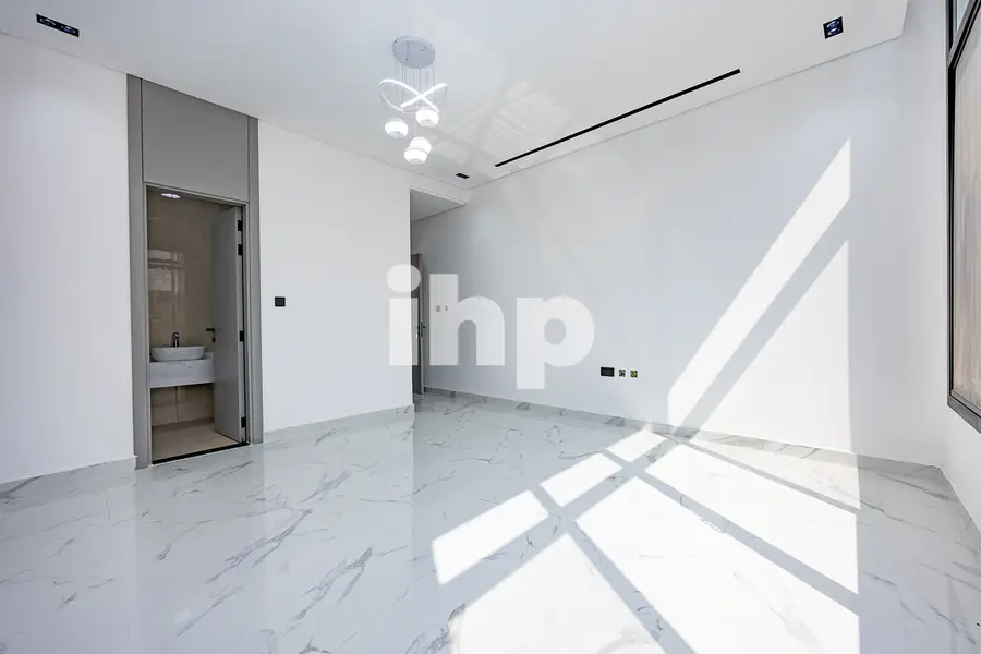 Luxury 3 BED | Spacious | Damac living
