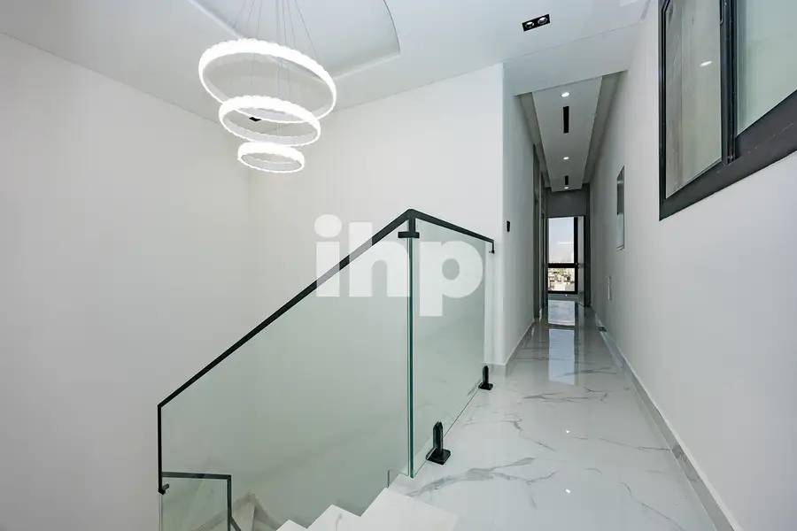 Luxury 3 BED | Spacious | Damac living