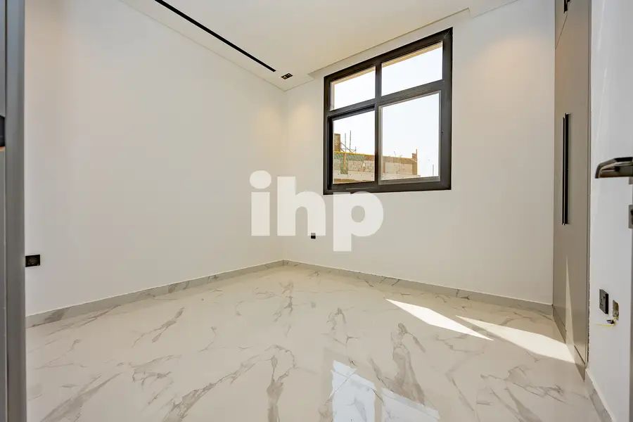 Luxury 3 BED | Spacious | Damac living
