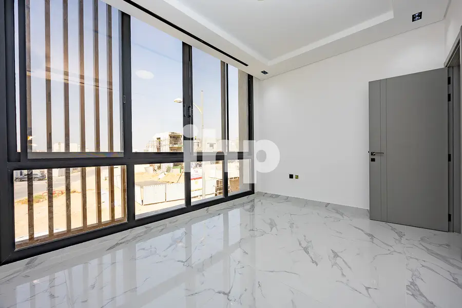 Luxury 3 BED | Spacious | Damac living