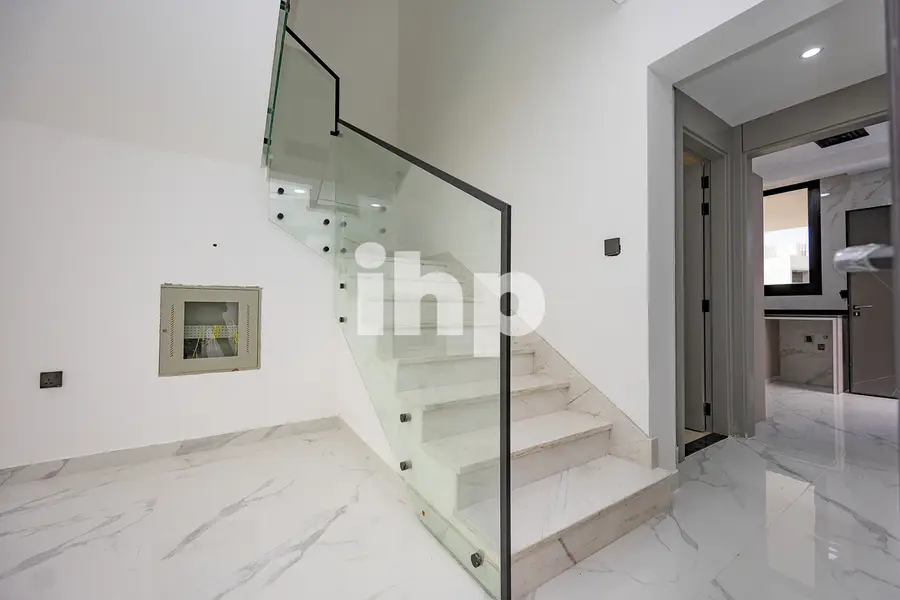 Luxury 3 BED | Spacious | Damac living