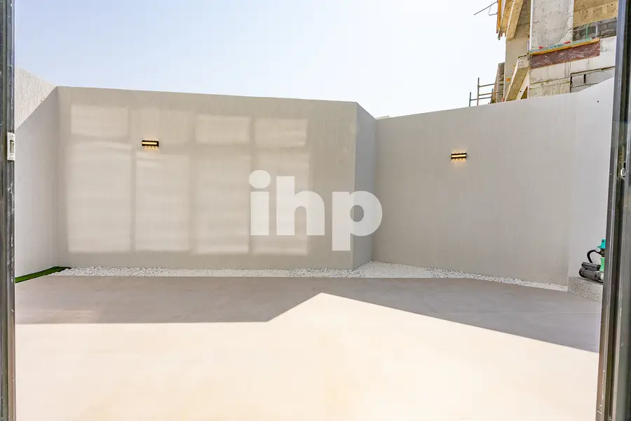 Luxury 3 BED | Spacious | Damac living