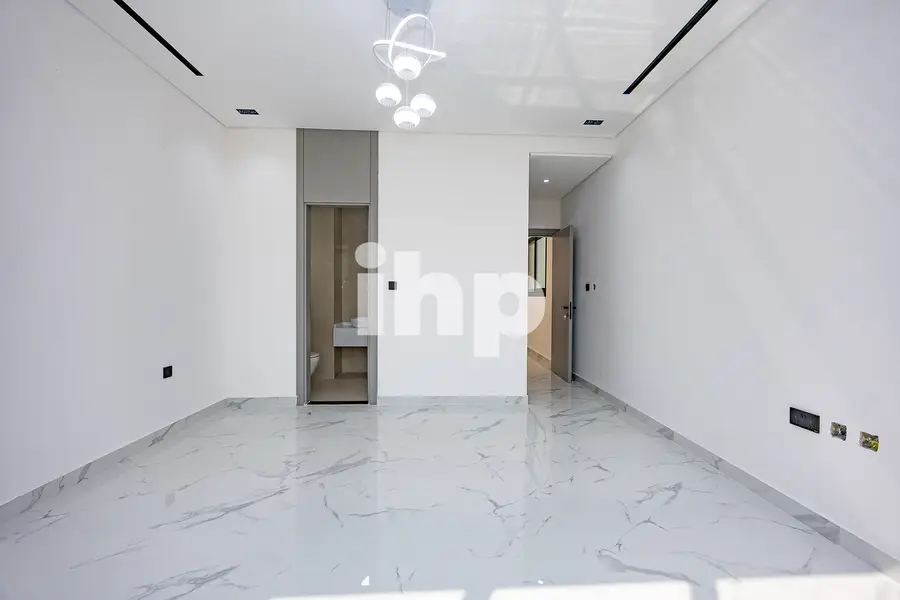 Luxury 3 BED | Spacious | Damac living
