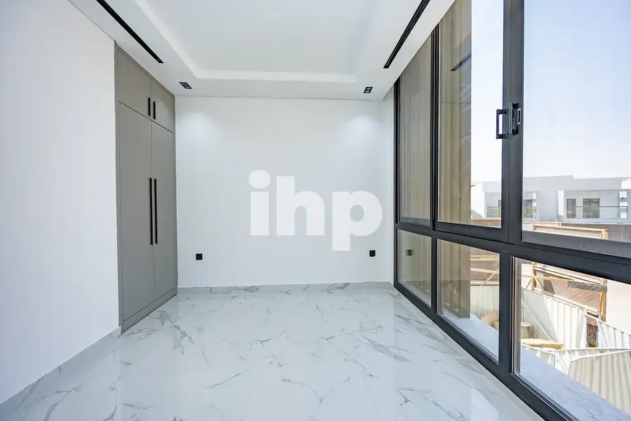 Luxury 3 BED | Spacious | Damac living