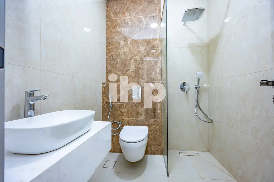 Luxury 3 BED | Spacious | Damac living