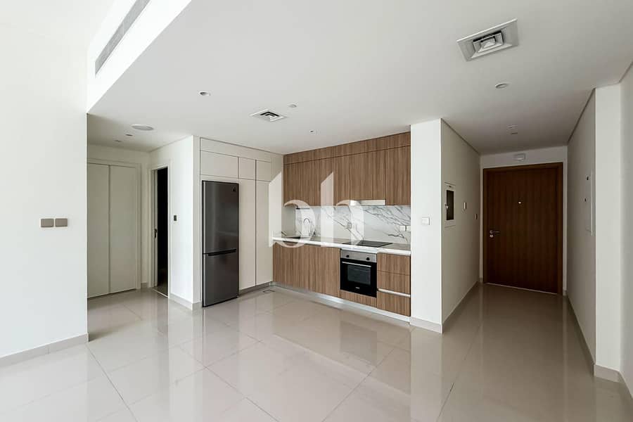 3 images image img