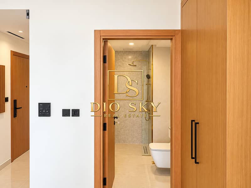 4 Image 4