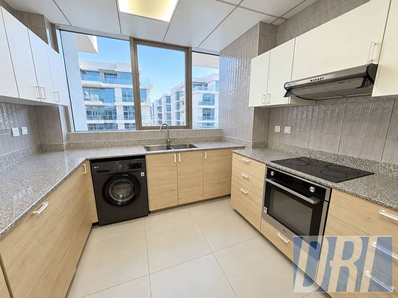 7 IMG_2464_unfurnished. png