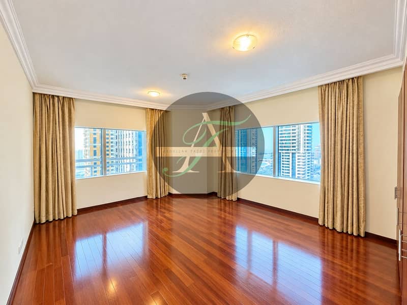 2 Bright Empty High-Rise Room. png