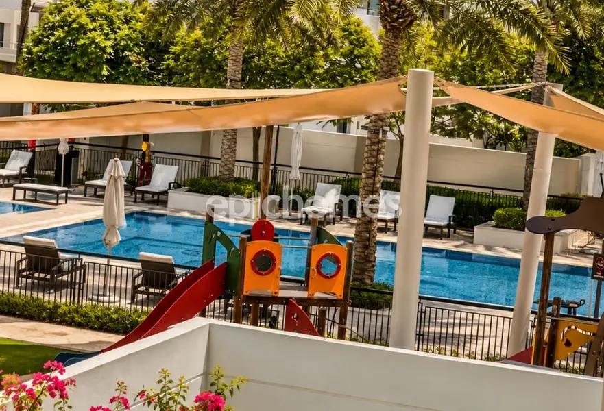 Vastu Compliant | Big Plot | On Pool & Park