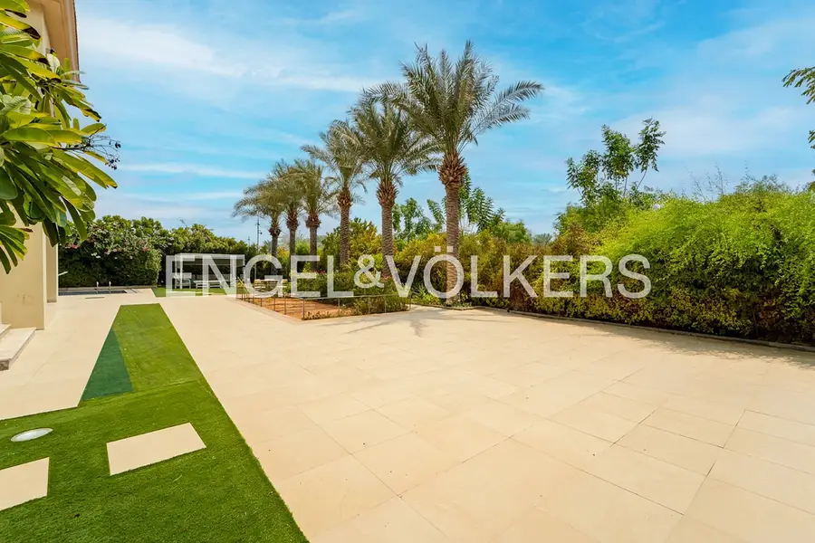 12,514sqft Plot | Prime Location | Vastu