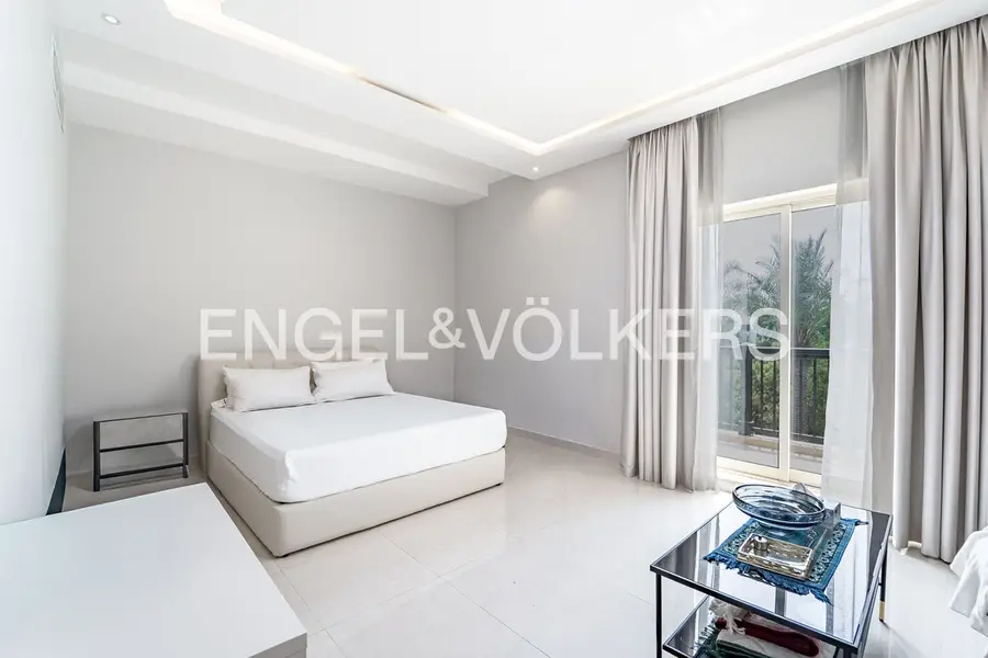 12,514sqft Plot | Prime Location | Vastu