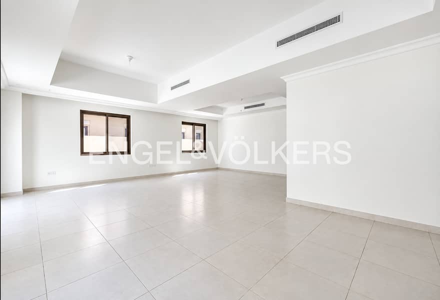 Upgraded | Extended Layout | Private Garden Upgraded | Extended Layout | Private Garden