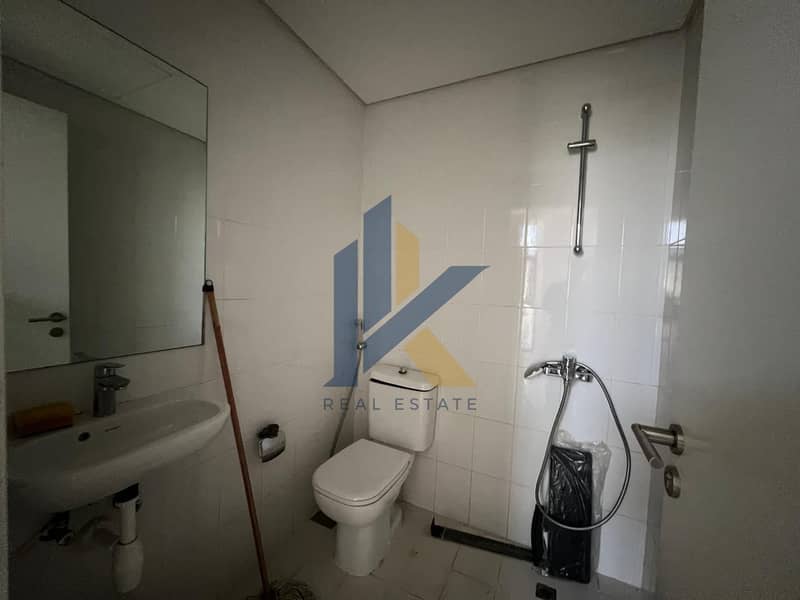 14 1000445800. jpg
