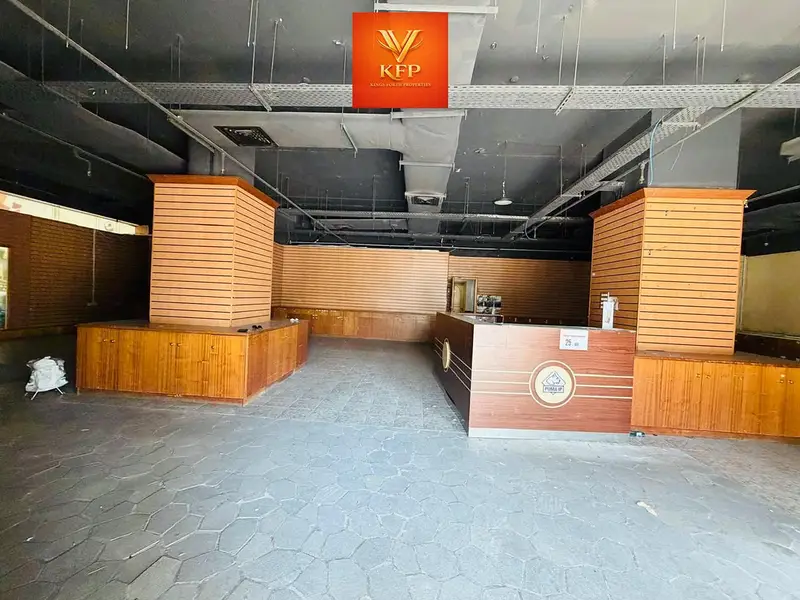 Showroom Available Near To DCC Metro Station
