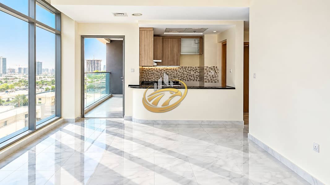 Bright Studio | Balcony | Open View