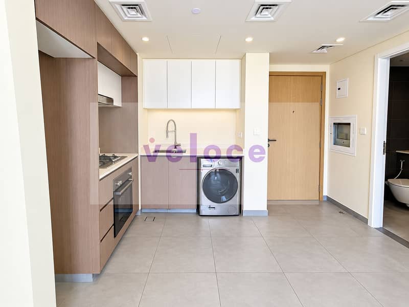5 Modern Compact Kitchen Entryway. png