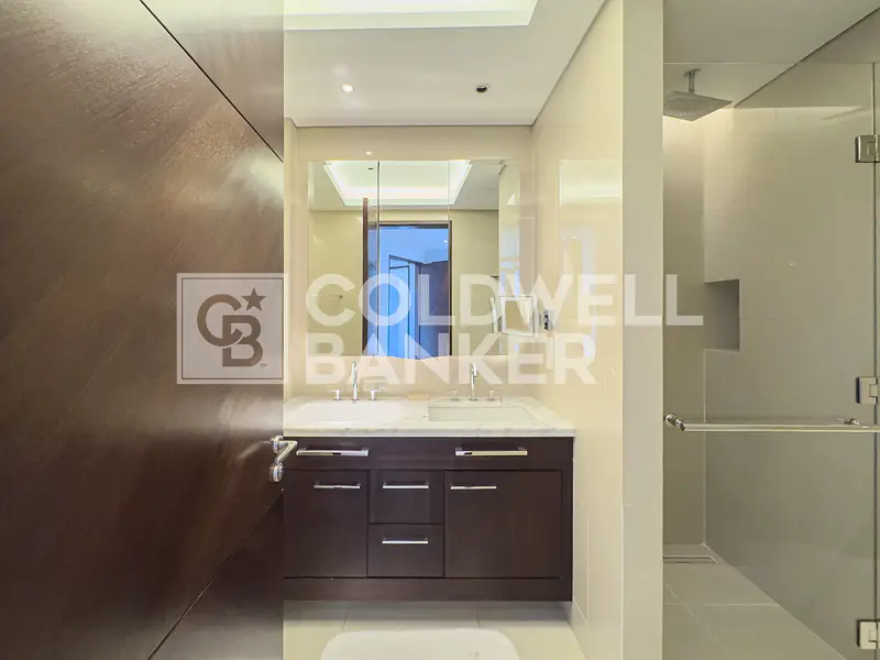 Vacant | City and Sea View | Genuine Resale