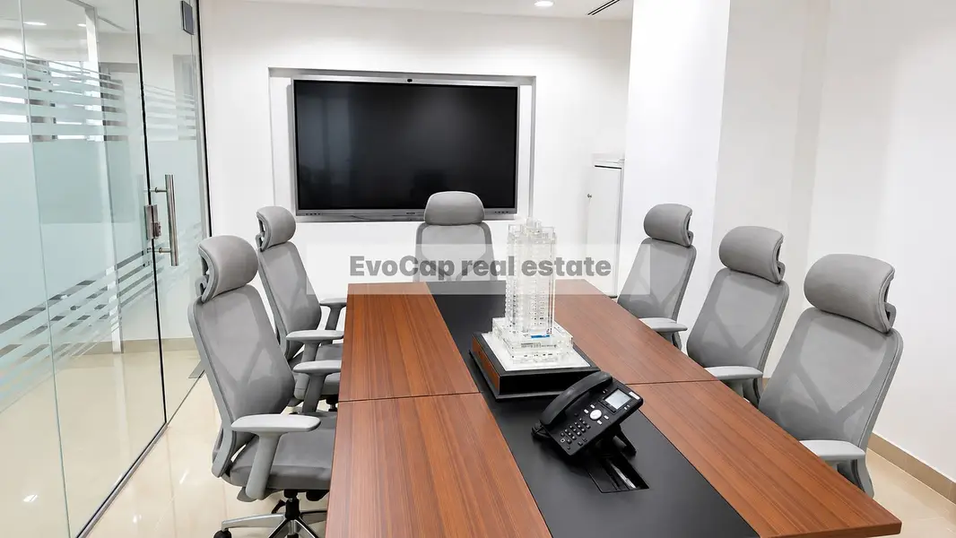 FULLY FITTED - READY TO MOVE IN - PRIME ADDRESS