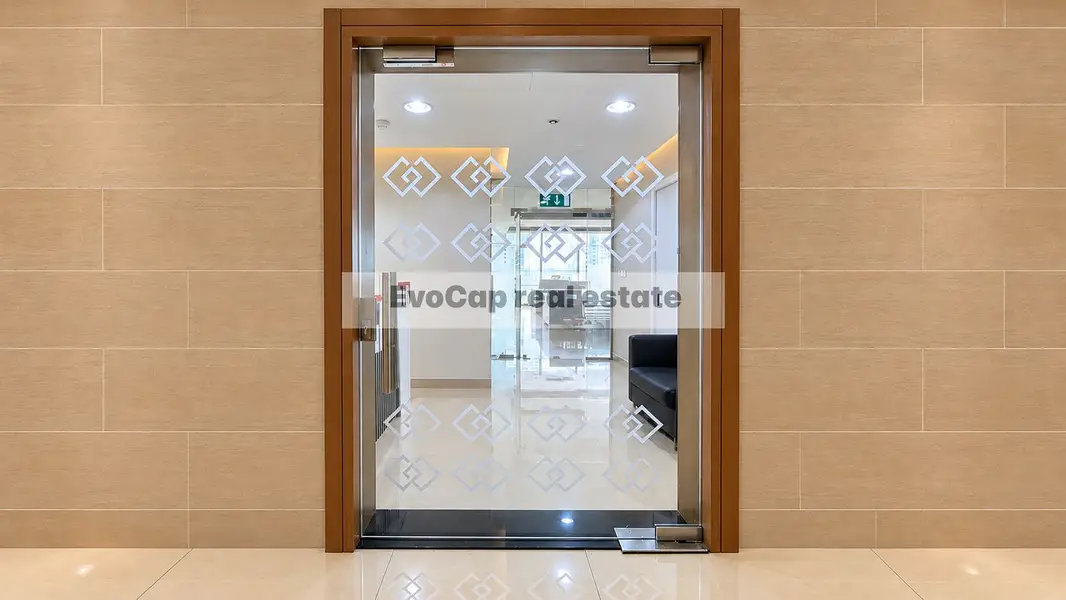FULLY FITTED - READY TO MOVE IN - PRIME ADDRESS
