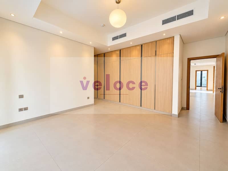 5 Bright Minimalist Bedroom Interior. png