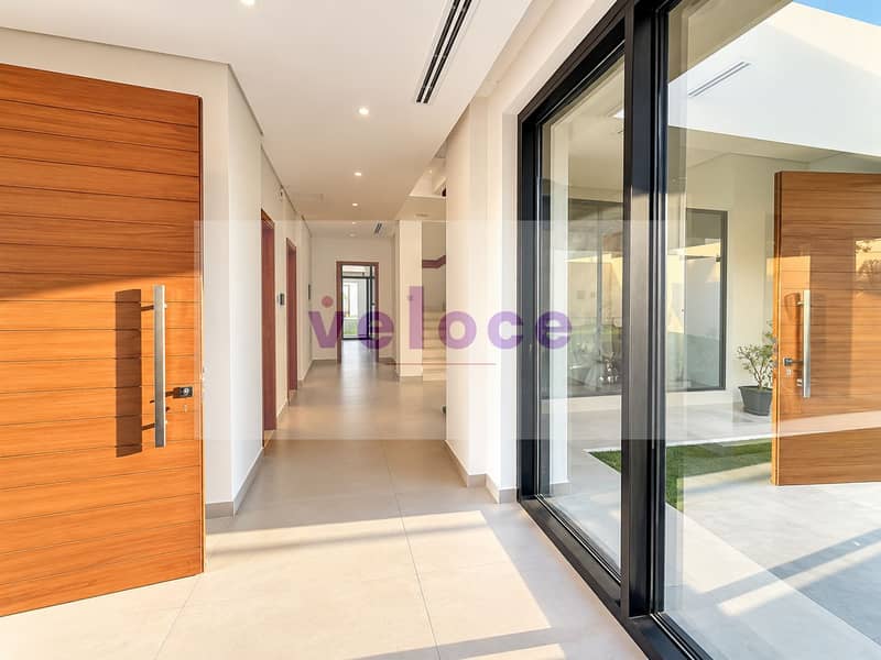 6 Modern Sunlit Entrance Hallway. png
