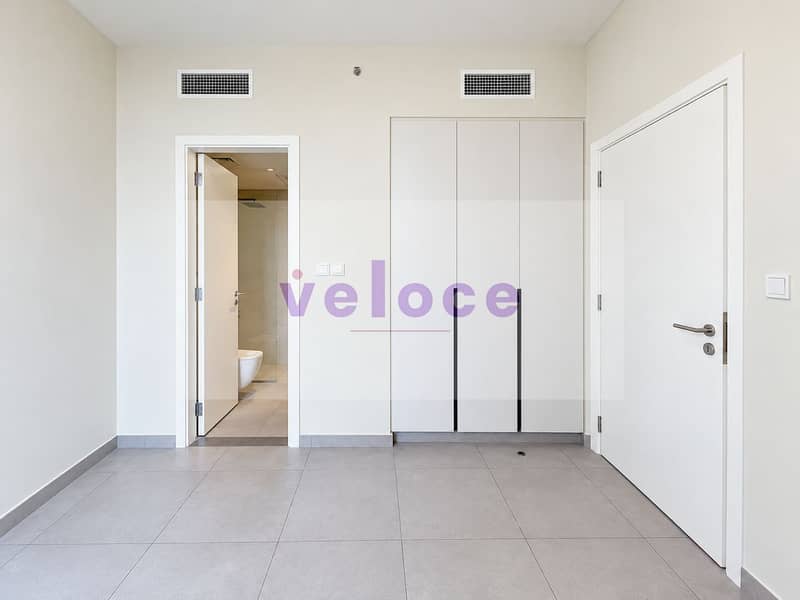 2 Minimal Modern Room with Built-In Storage. png