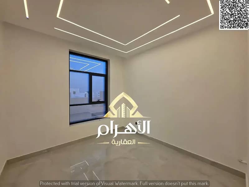 16 864799122-1066x800. webp