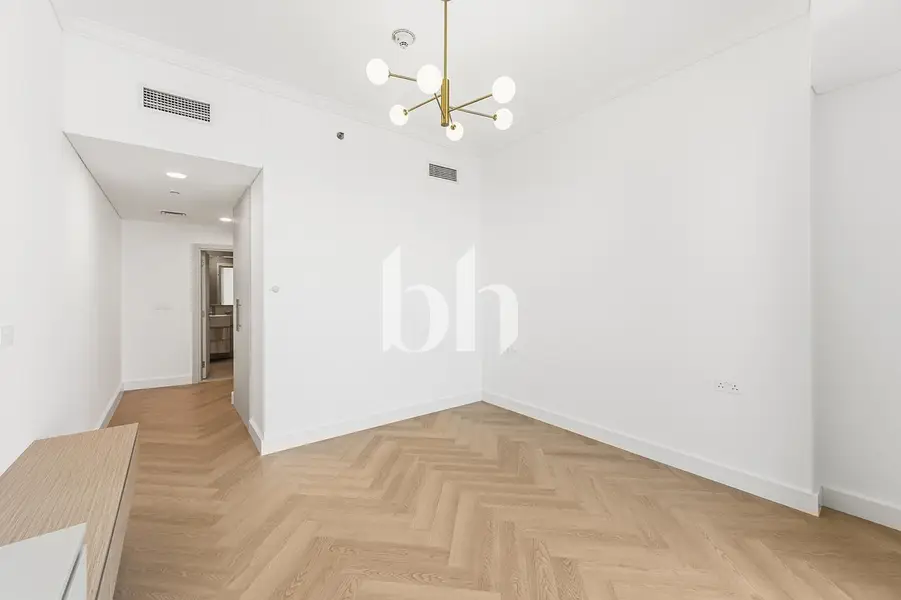 Newley Fully Upgraded|Sea View|Unfurnished|Vacant