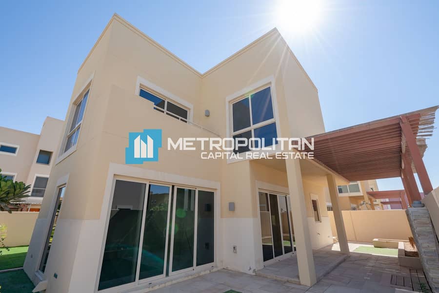 Villa à Al Raha Gardens,Samra Community, 4 chambres, 250000 AED - 16951213 Villa à Al Raha Gardens,Samra Community, 4 chambres, 250000 AED - 16951213