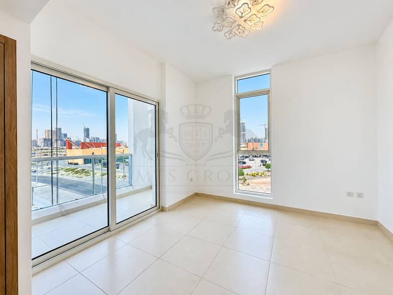 4 Bright Minimalist Apartment with City Views. png