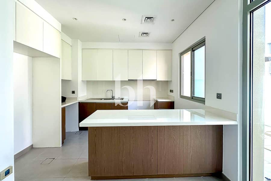 3 images image img