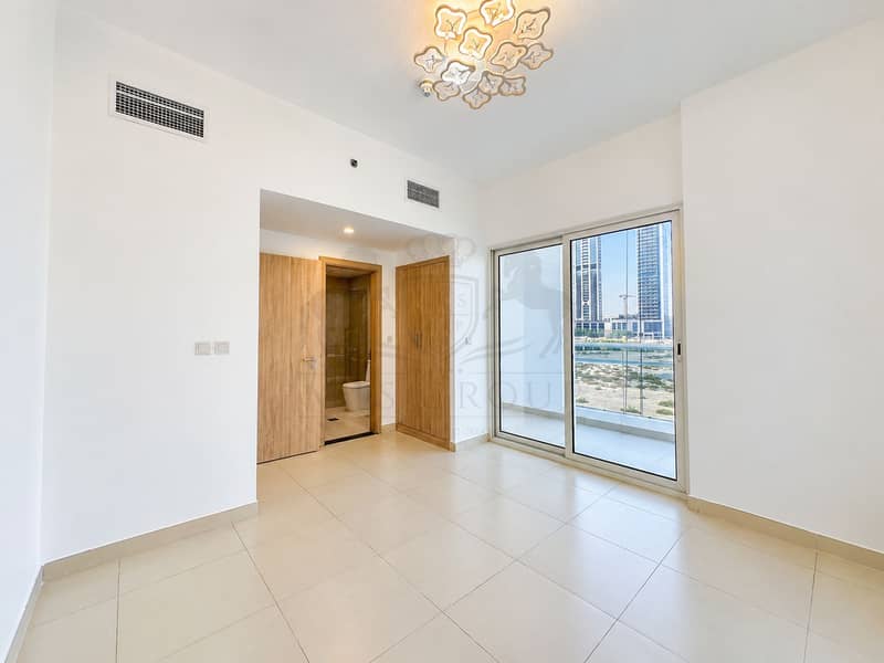 6 Bright Minimalist Apartment with City View. png