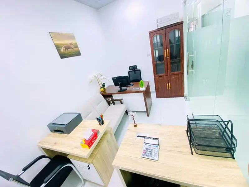 Beautiful office with Bank account assistance |Free Amenities