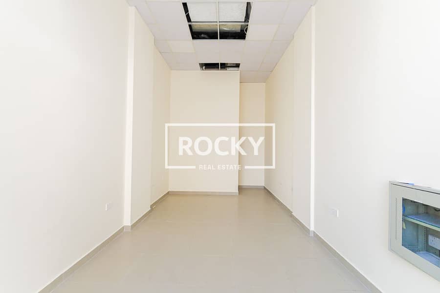 3 shop 01-5372. jpg
