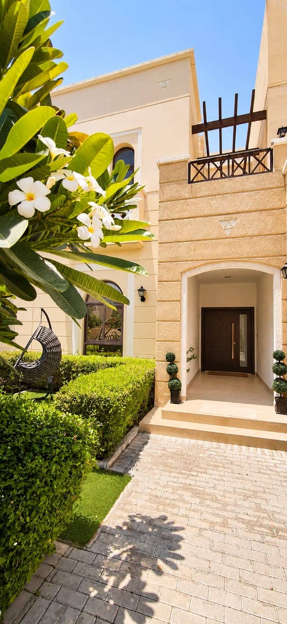 2 2. Villa Entrance . jpeg