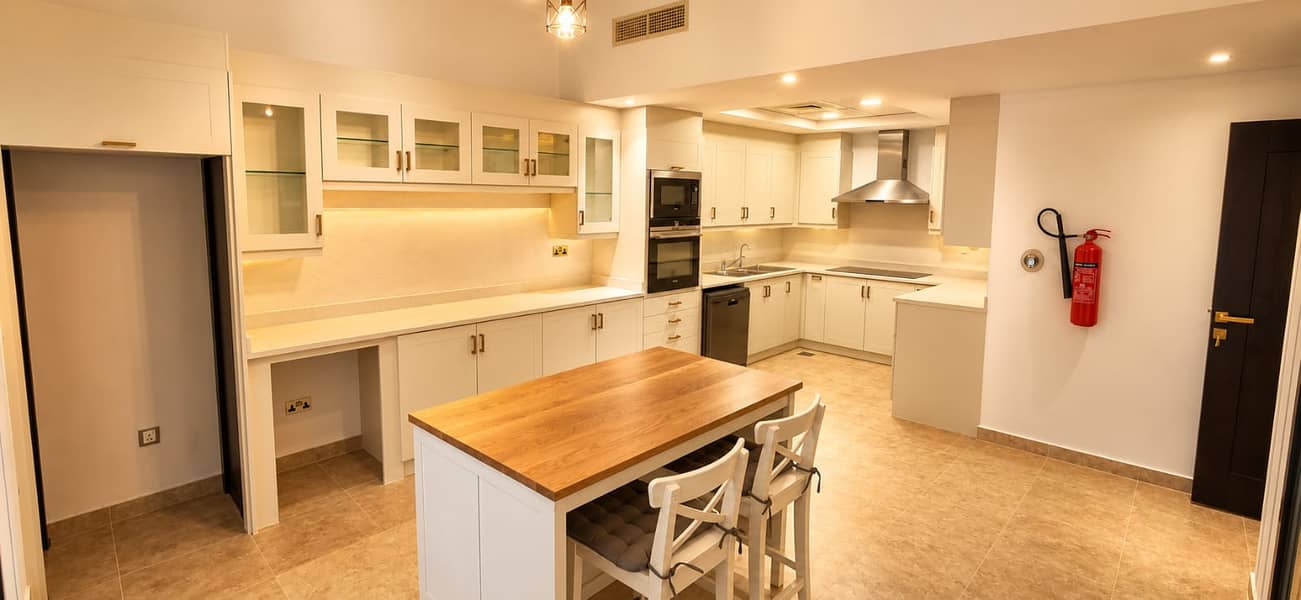6 Kitchen 1. jpeg