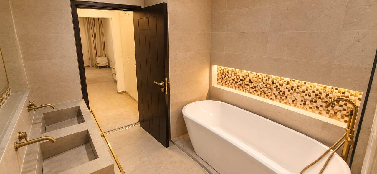 10 12. Master Bathroom 2 . jpeg