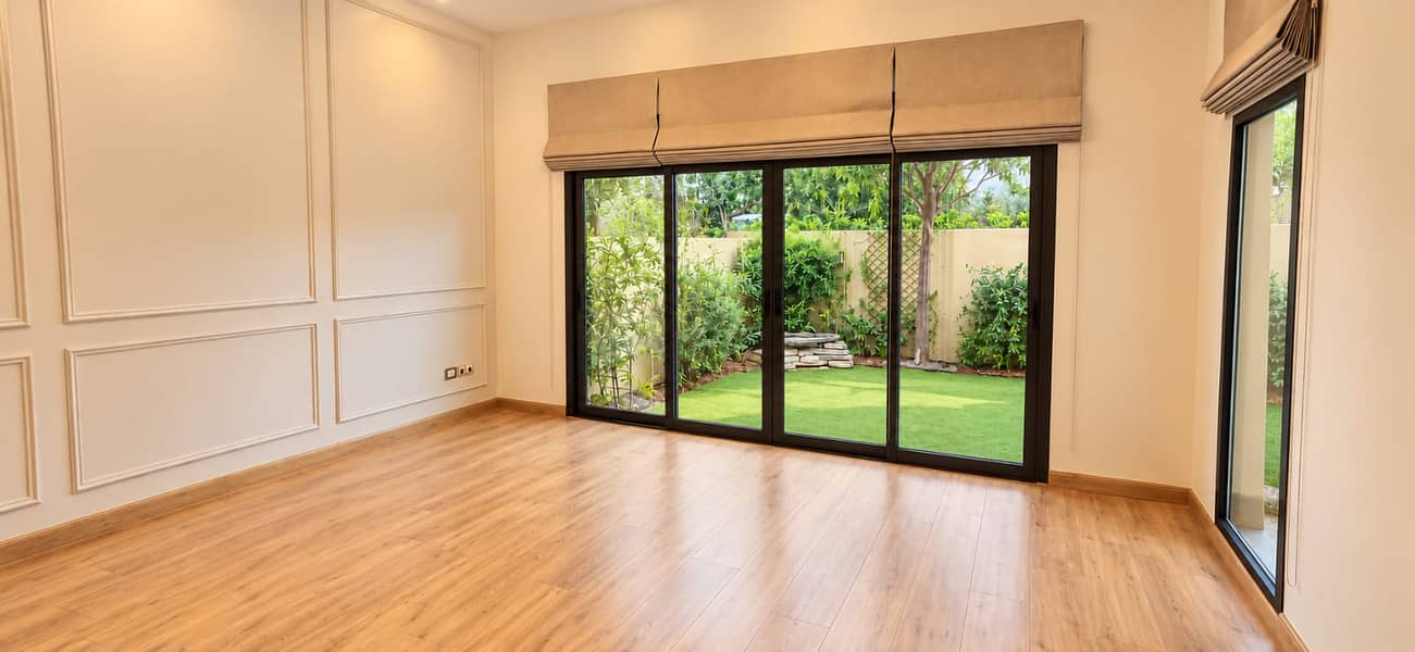 15 Living Room. jpeg