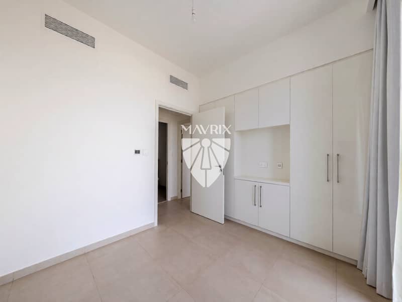 9 Image 9