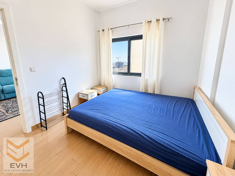 5 Bright Minimalist Bedroom with City Views. png