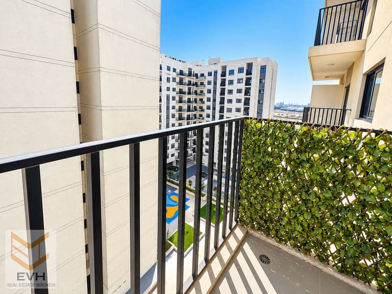 8 Sunlit Balcony Courtyard View. png